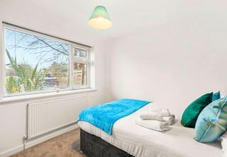 Aisiki Apartments at Barnet, Ground Floor 2 Bedroom &1 Bathroom Pet-Friendly Flat, Double beds with FREE Wi-Fi - Barnet - 4