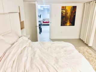 Private Suite With Spacious Yard - 1