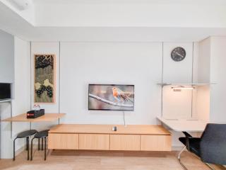 Good and Comfort Stay Studio Patraland Amarta Apartment By Travelio - 4