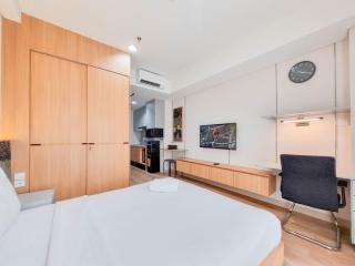 Good and Comfort Stay Studio Patraland Amarta Apartment By Travelio - 6