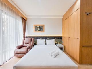 Good and Comfort Stay Studio Patraland Amarta Apartment By Travelio - 9