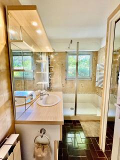 Grand T2 lumineux, avec vue et piscine - Toulon - 9