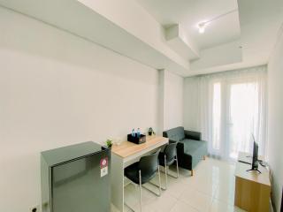 Comfortable and Homey 1BR Boutique Kemayoran Apartment By Travelio - 5