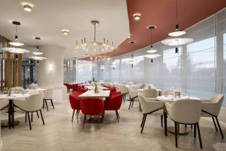 Ramada by Wyndham Bucharest Otopeni Airport - Otopeni - 4