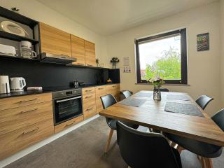Immostay #8 - Haus für 13 Personen mit 7 Zimmer - Großer Garten & Grill, free Parking, WLAN - Brema - 6
