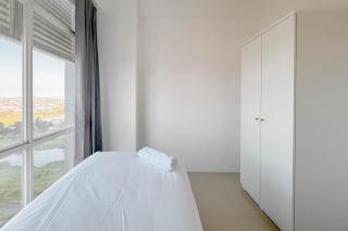 Spacious and Restfull 3BR at Bale Hinggil Apartment By Travelio - 3