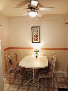 Langley Meadows BNB - Family Room Near Langley Downtown - Langley - 7