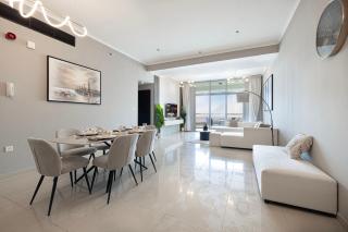 Cozy Urban 2BR Apartment in DEC Tower Marina - 4