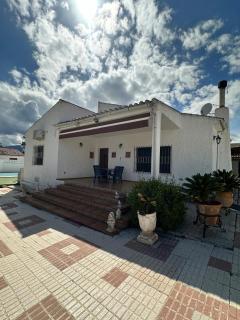 Chalet independiente en zona residencial rural - Jaén - 0