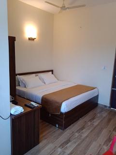 Hotel VVSRINI - Bāgepalli - 6