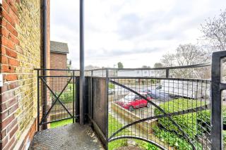 Cosy 1-Bed E15, sleeps 4, 1 min from tube Station Near O2 Arena - Londra - 5