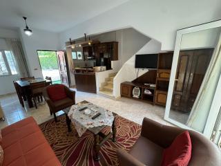 2BR Townhouse,Bath, Sofa bed, TV, Backyard - 210 - Sheikh Zayed - 0