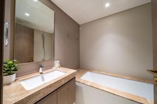 Homes Beyond l 2BR Panoramic Skyline & Sea View - 1