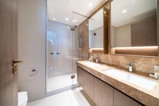 Homes Beyond l 2BR Panoramic Skyline & Sea View - 4