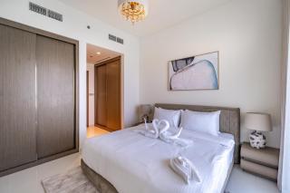 Homes Beyond l 2BR Panoramic Skyline & Sea View - 5
