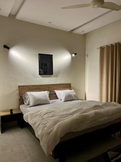 Central DHA 3BR Villa Near Phases 5 & 6 - Lahore - 5