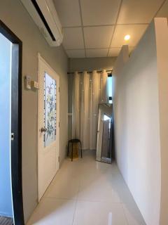 89 Bed & Studio Hostel - Godown - 1