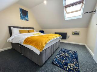 Sherry's 2 Bed Guest House - Buckinghamshire - 2