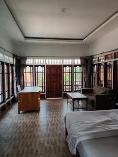 Urban Jungle House Bali - 1