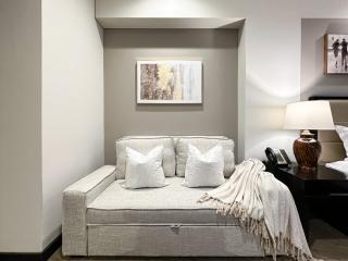 Trophy - Marina Address Studio - Full Marina View - 4