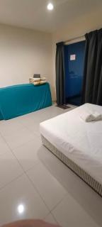 Glossy Marina Homestays - Lumut - 5