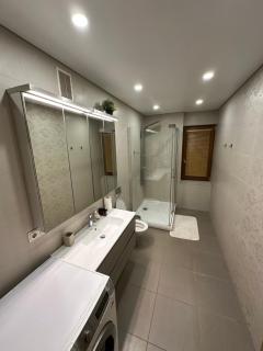 Vingis Park Apartments with 2 Bedrooms & Free Parking - Vilnius - 5
