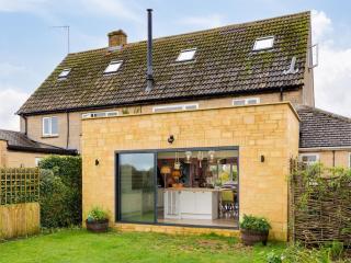 Pass the Keys Idyllic family home Stunning views Garden - 6