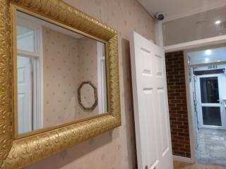 Cozy 4-Bedroom Family Getaway - West Byfleet - 5
