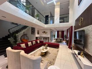 VACATION HOMES - 5 bedroom private compound home in lekki phase 1 - rooftop, pool, spa, cinema, 24h light & security - Lekki Phase 1 - 0