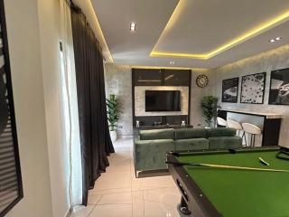 VACATION HOMES - 5 bedroom private compound home in lekki phase 1 - rooftop, pool, spa, cinema, 24h light & security - Lekki Phase 1 - 2
