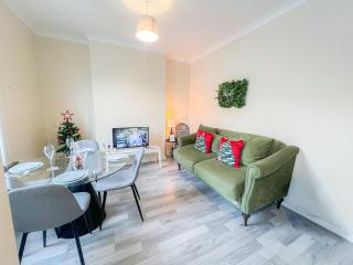 Ample Acton 4-bedroom flat,Ealing, West London - Londra - 0