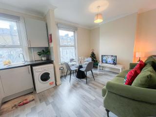 Ample Acton 4-bedroom flat,Ealing, West London - Londra - 6