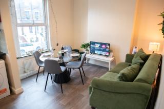 Ample Acton 4-bedroom flat,Ealing, West London - Londra - 5