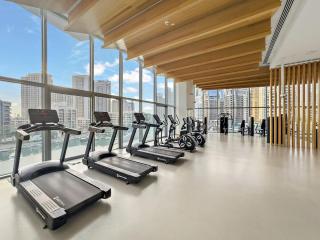 FIRST CLASS 1BR Inviting Marina View - 6