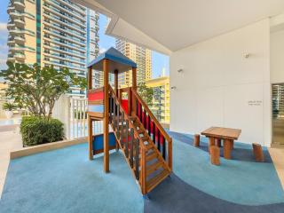 FIRST CLASS 1BR Inviting Marina View - 4