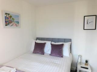 4 Bedroom Newly Refurbished Home in East Kilbride - East Kilbride - 3