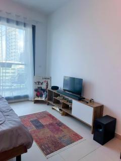 Cozy Studio in JVC - Dubai - 7