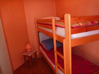 Appartement proche plage avec terrasse, 6 couchages, parking privé, Internet optionnel - FR-1-387-75 - Marseillan - 6