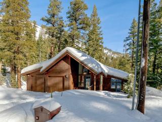 Pet-Friendly Home, Deck, 1 Mile to Alpine Meadows - 2