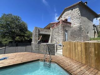 Maison en pierre avec piscine privative pour 8 pers. à Vallon-Pont-d’Arc - FR-1-382-206 - Vallon-Pont-dʼArc - 8