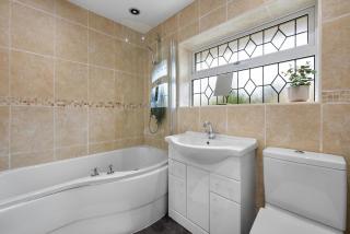 Modern 3 Bed House, Sleeps 6, Near NEC - Airport, Parking, Contractors - 6
