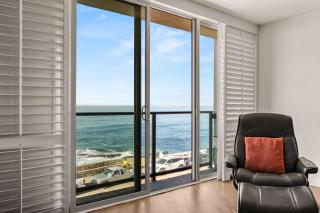 Waterfront Condo Unmatched Views and Prime Location - San Diego - 8