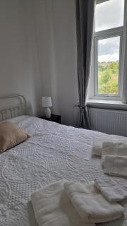 Cosy home with garden and parking, Yorkshire Fox Retreat Mirfield - Mirfield - 5
