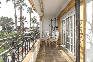 Bright & Spacious 2 Bedroom apartment Villamartin - 2