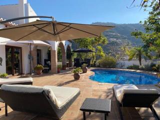 Superb villa in a beautiful location - Pedro Abad - 0
