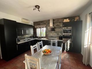 Superb villa in a beautiful location - Pedro Abad - 2