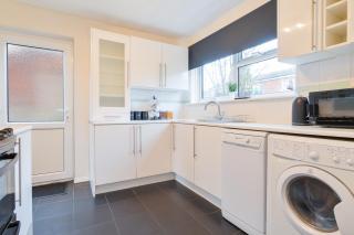 Charming & Spacious City Centre House - Perfect for Family & Contractor - Sleeps 8 - 3