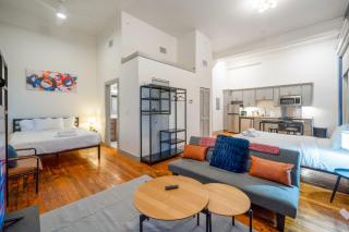 Contemporary Studio Near Louisville Spots #411 - Louisville - 9