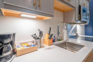 Contemporary Studio Near Louisville Spots #411 - Louisville - 3