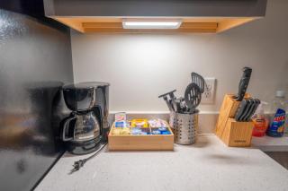 Contemporary Studio Near Louisville Spots #411 - Louisville - 2